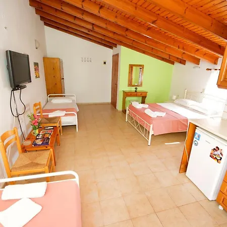 Hector's Apartamento Agios Georgios (Corfu)